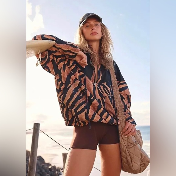 Free People Movement Walk The Line Pullover Size S. $198. B16 - Picture 1 of 5